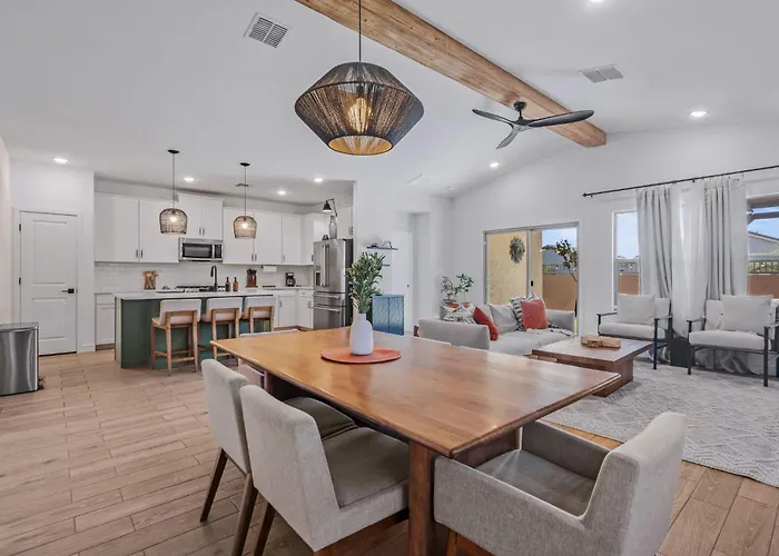 Desert Chic Oasis Near Stadium Bbq Holiday home Glendale