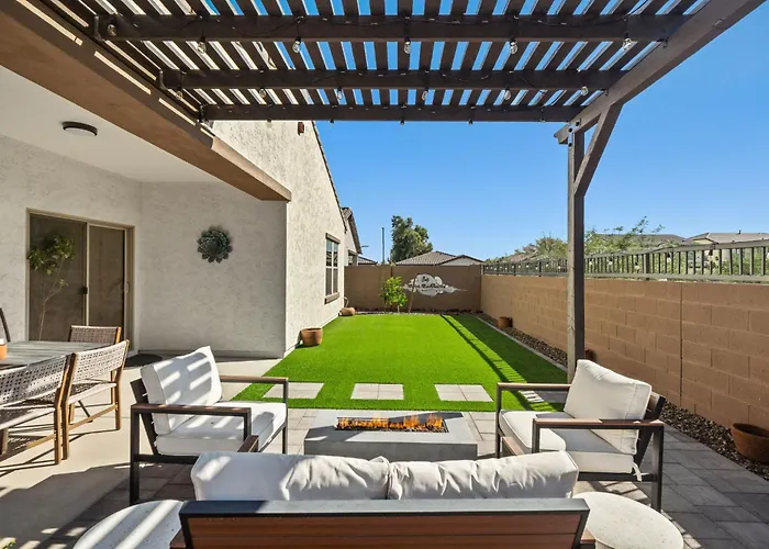 Holiday home Desert Chic Oasis Near Stadium Bbq Glendale