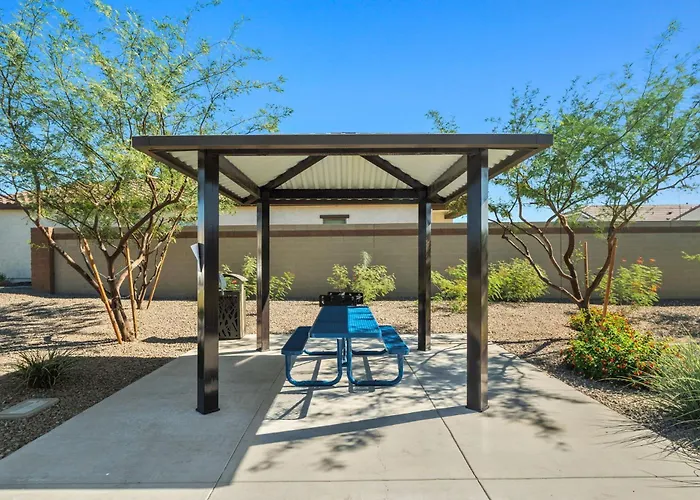 Desert Chic Oasis Near Stadium Bbq Holiday home