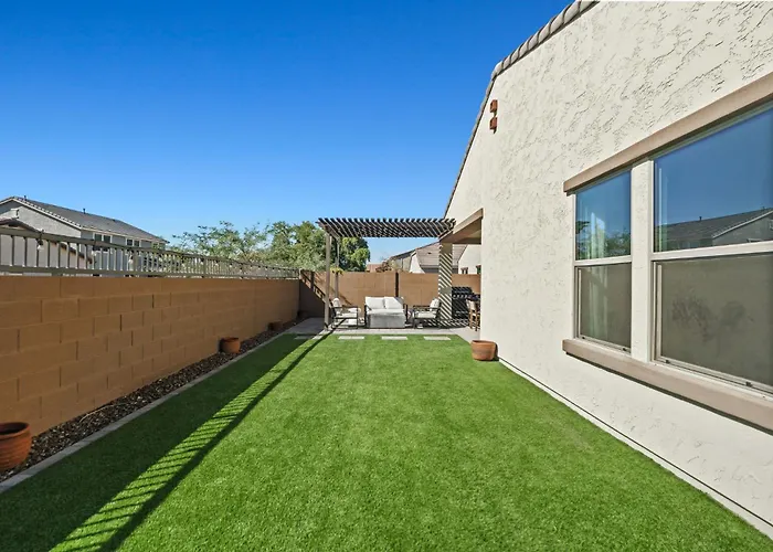 Desert Chic Oasis Near Stadium Bbq Holiday home Glendale